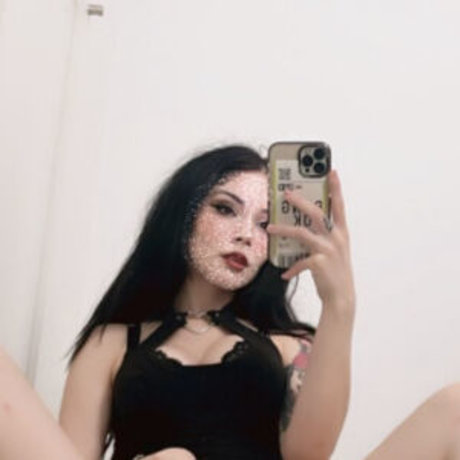 Berry Bunny star exclusive picture