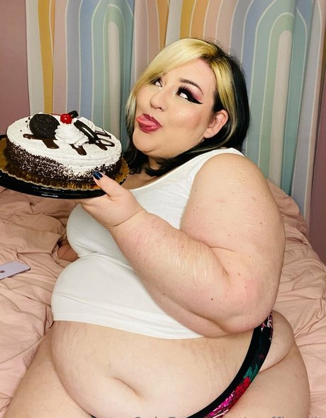 stuffingkit free actress pic