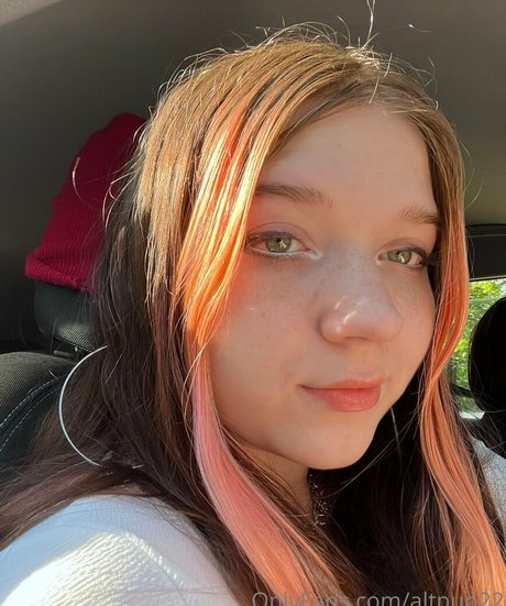 altpup22 exclusive actress pic