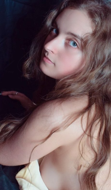 Laila Wolf star pretty image