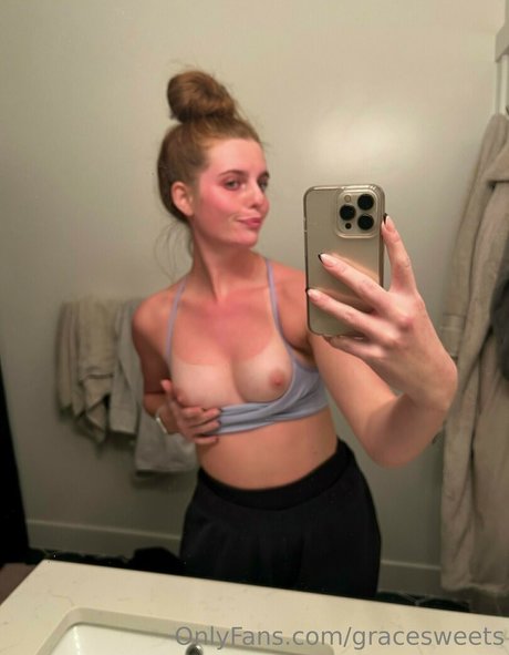 Grace Sweets sexy model pic