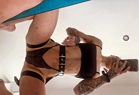 Lois Pacitto hot model picture