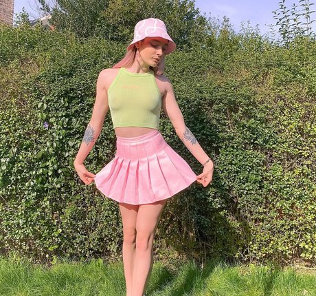 daisyfayebee pornstar art img