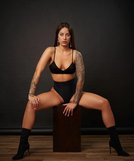 Cami Barigozzi erotic actress galleries