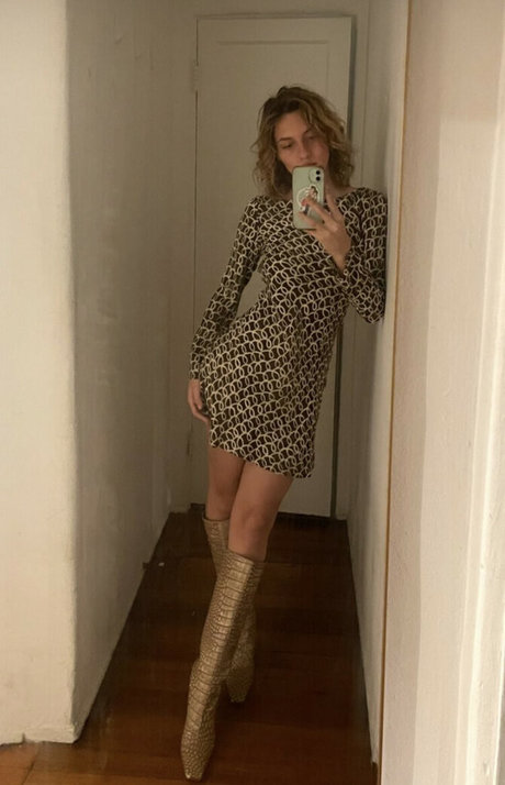 Ella Kernkamp hot actress photos