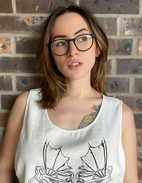 Arden Hart star perfect pictures