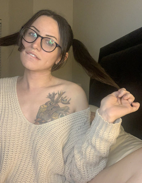 Arden Hart hot star pictures