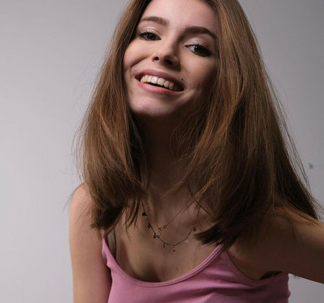 Anna Cramling sexy pornstar gallery