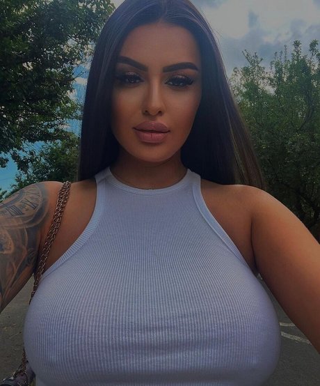 _b miruna pornstar high quality img