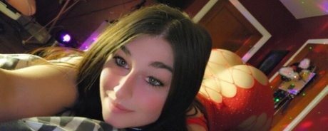 Uhxena pretty pornstar pic