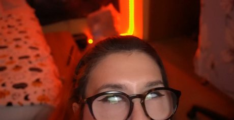 Emilyuwo star art gallery