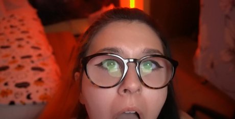 Emilyuwo hd pornstar photo