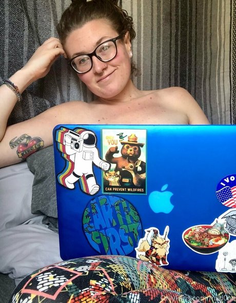 mild0ne naked star picture