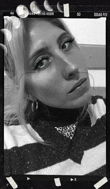 angelbetween porn model pics