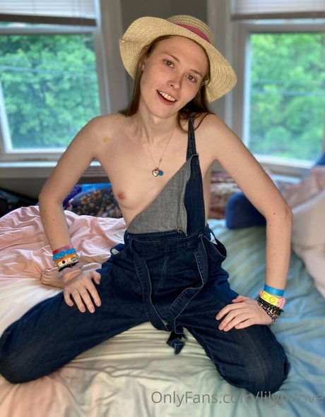 lilymlove naked star pictures