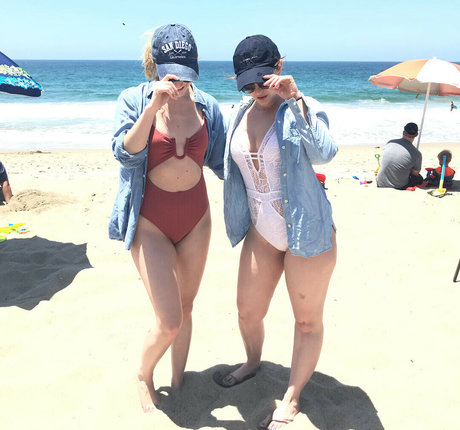 Allison Raskin pretty star photo