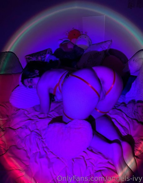 angels ivy model art galleries