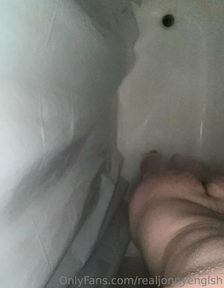 realjonnyenglsh model top img