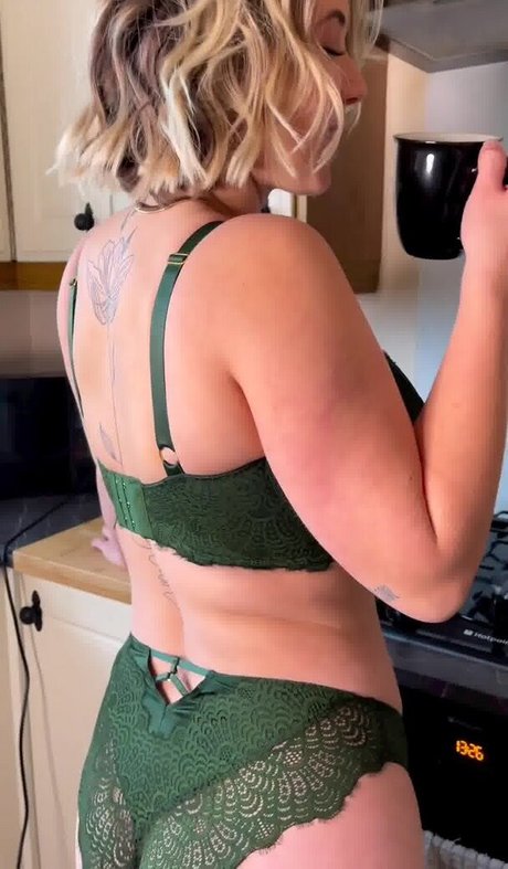 Saterra model sex picture