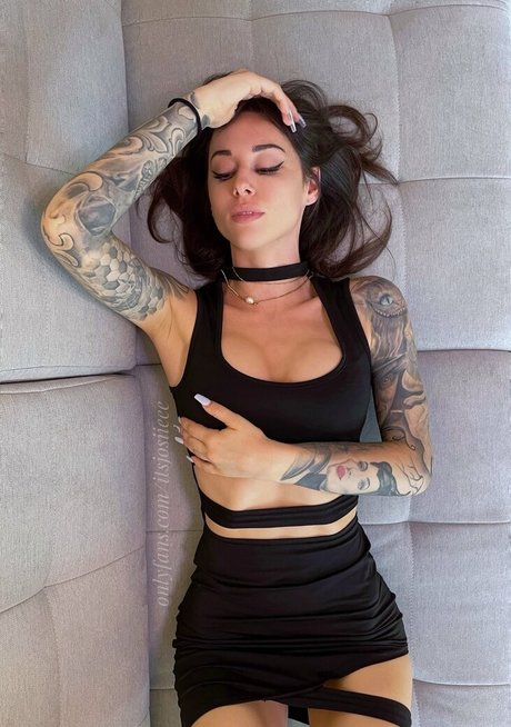 onlyvideos model top img