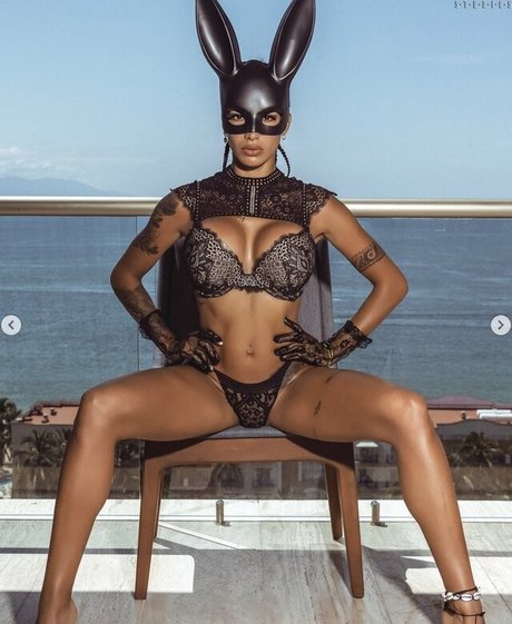 Yeinly Castro pretty star pictures