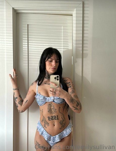 Emilysullivan model sexy picture