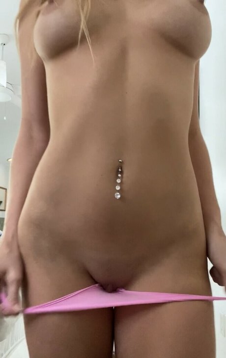 Tyllarae star sexy photos