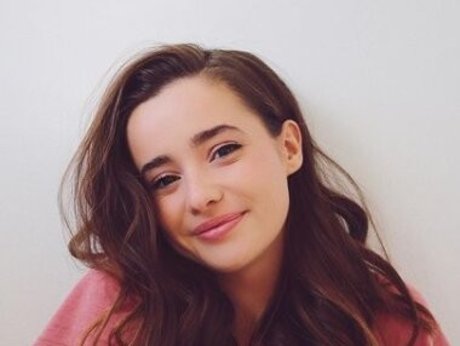 Holly Earl pretty pornstar images