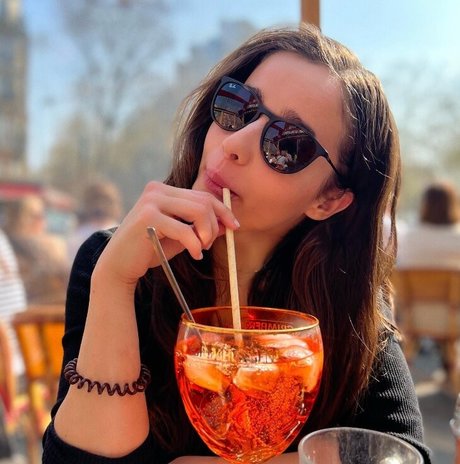 Holly Earl pornstar perfect picture