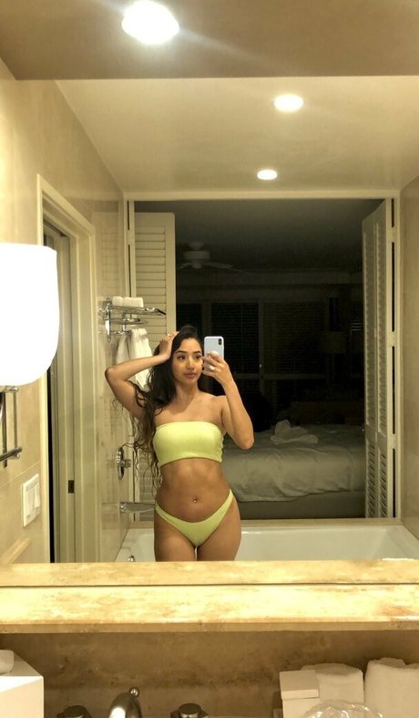 anamaxi naked pornstar pictures