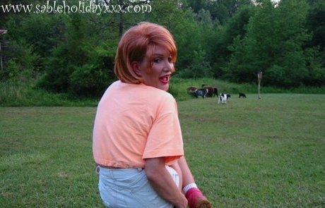 Sable Holiday hot model images