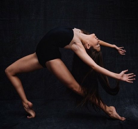 Chloe East sex actress image