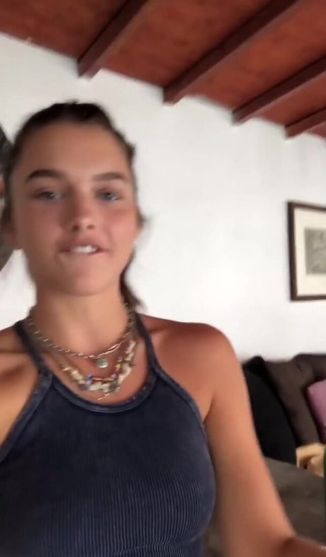 Chloe East pornographic model gallery