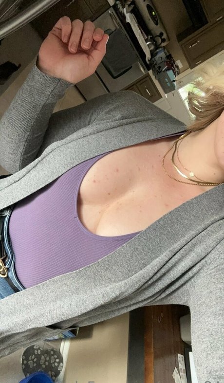 sunny84 porn star photo