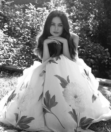 Molly Gordon model erotic images