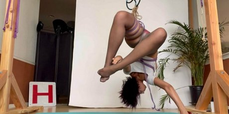 Selkieskins xxx actress picture