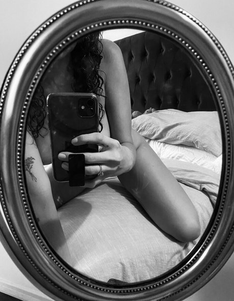 presssme model naked pics