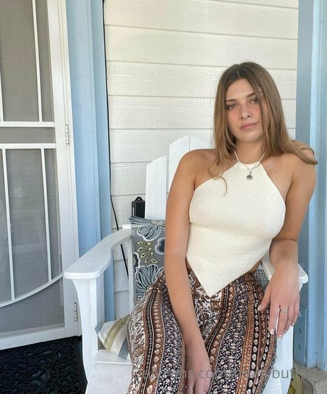 auradayy best model archive