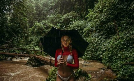 Chloe Reski nudes actress galleries