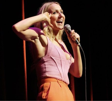 Nikki Glaser sexy model photos