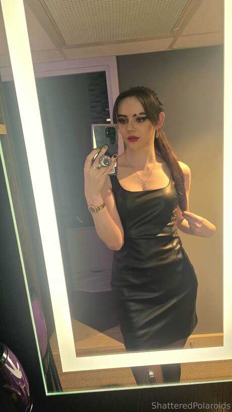 shatteredpolaroids sexy model image