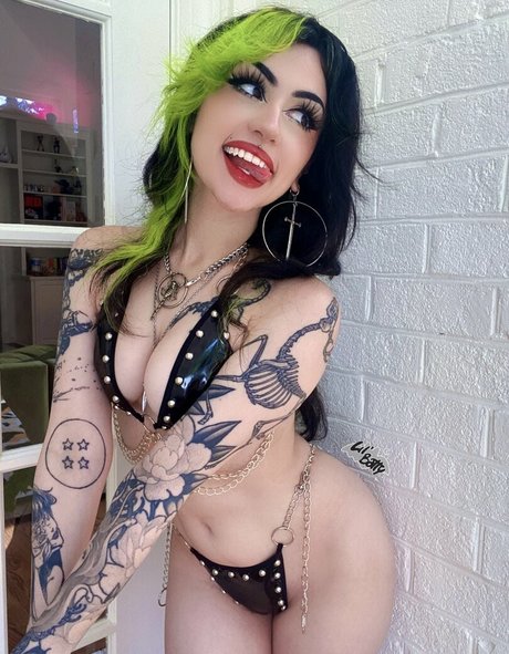 lilbatty erotic actress photo