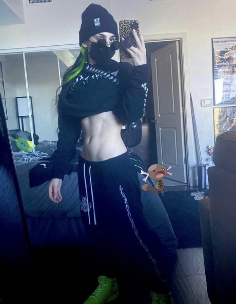 lilbatty model nudes pic