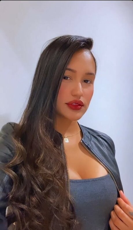 Flavia Carolayne model beautiful img