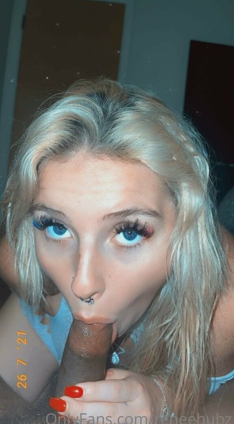 reneehubz sexy actress photo