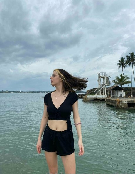 anngelbabe adult model picture