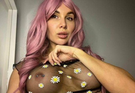 wet onlyfans exclusive image