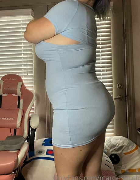 marciestruth model adult picture