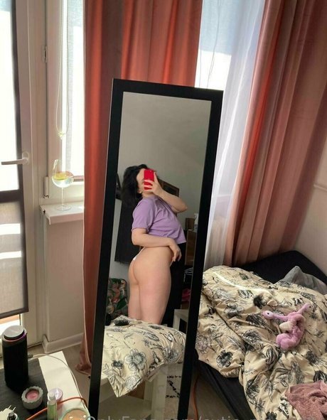 cutie pie mary model perfect photo