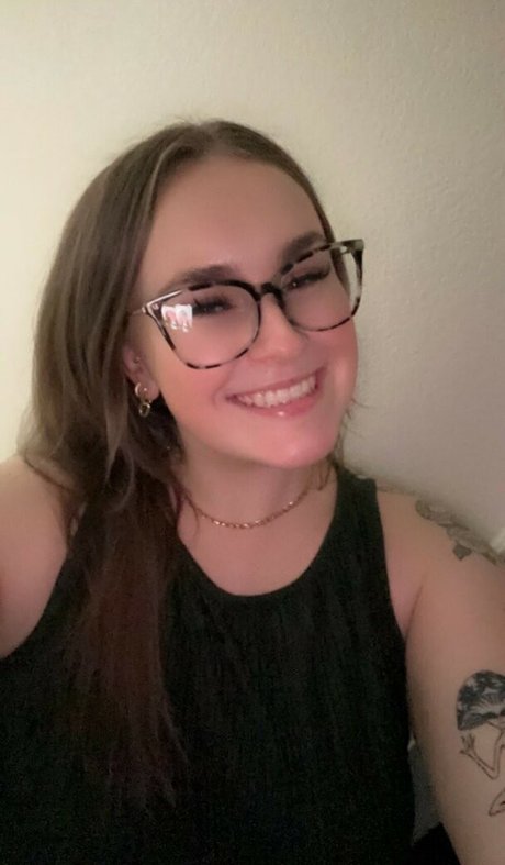 lexecuteurself model top photo